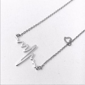 🟣2 for 25.00🟣🆕Heartbeat necklace silver